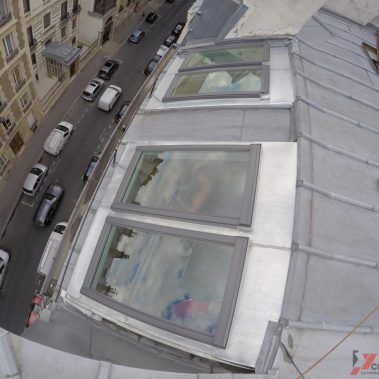 Pose Velux Paris sur toiture en Zinc